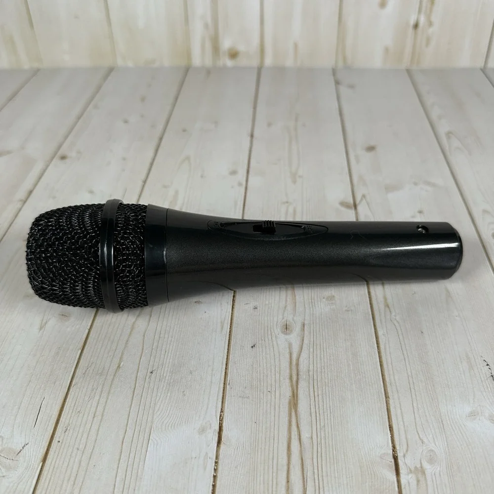 Black Handheld Dynamic Microphone Wired Professional High Quality 16 Foot Cable‎